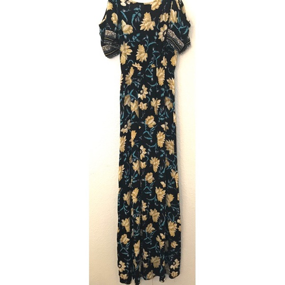 Open Shoulder Floral Maxi Dress - Picture 4 of 5